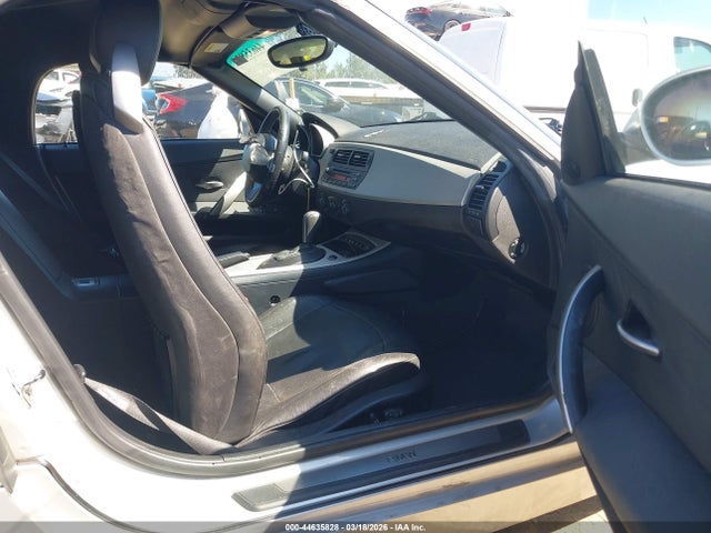 2005 BMW Z4 4USBT53555LU11074 Photo 4