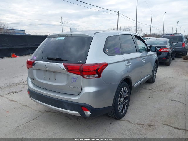 2018 MITSUBISHI OUTLANDER JA4AZ3A39JJ006423 Photo 3
