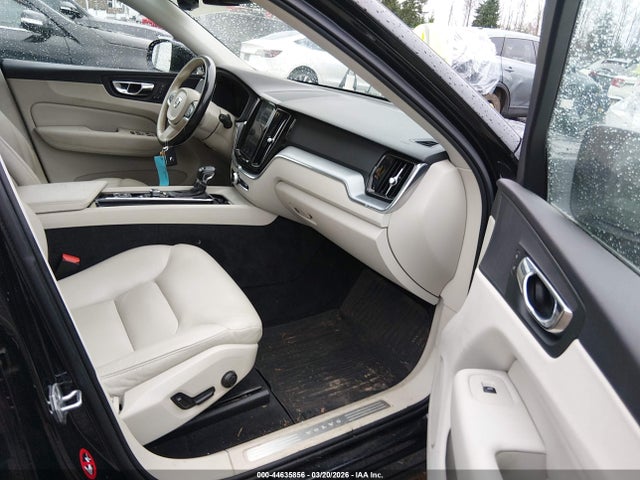 LYVA22RK9JB122682 Volvo Xc60 T6 Momentum