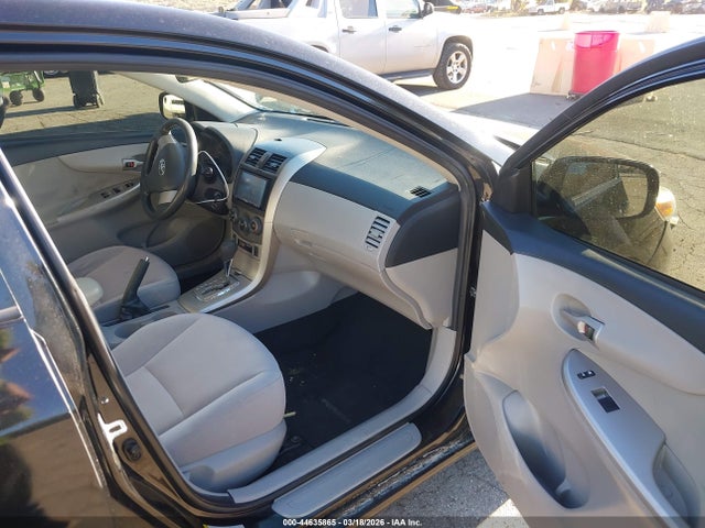 44635865 :رقم المزاد ، JTDBU4EEXB9158367 vin ، 2011 Toyota Corolla Le مزاد بيع