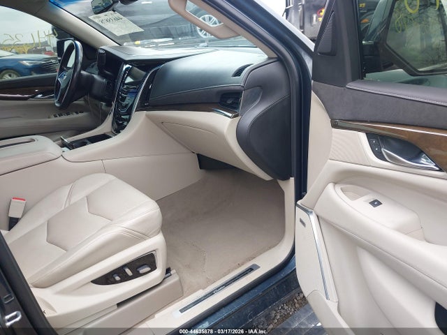 44635878 :رقم المزاد ، 1GYS4CKJ7LR117850 vin ، 2020 Cadillac Escalade 4wd Premium Luxury مزاد بيع