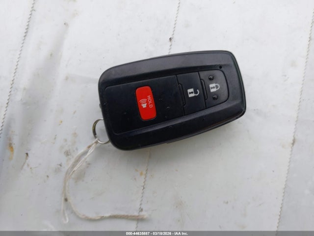 JTNK4RBE0K3040697 Toyota COROLLA SE