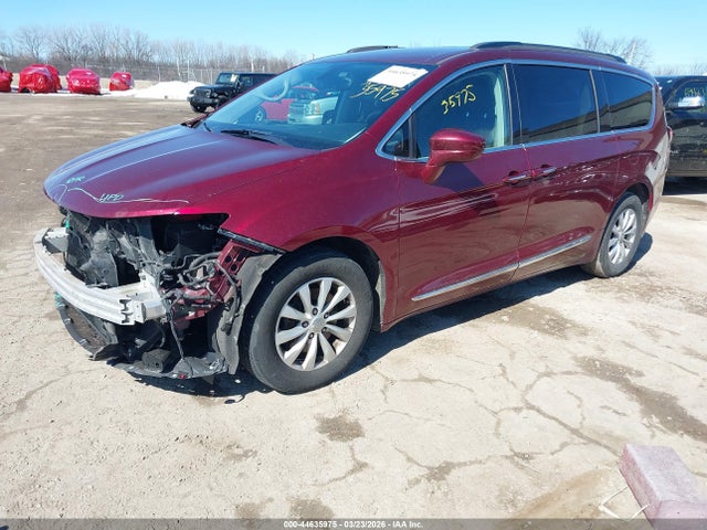 44635975 :رقم المزاد ، 2C4RC1BG4HR667847 vin ، 2017 Chrysler Pacifica Touring-l مزاد بيع