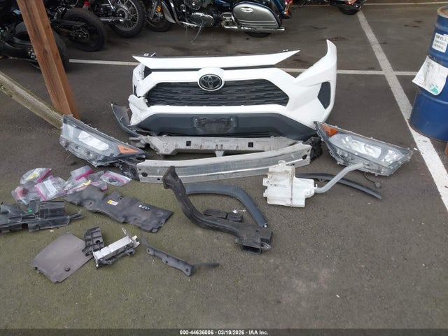 Toyota RAV4 LE 2019 2T3F1RFV8KC011777 Image 12