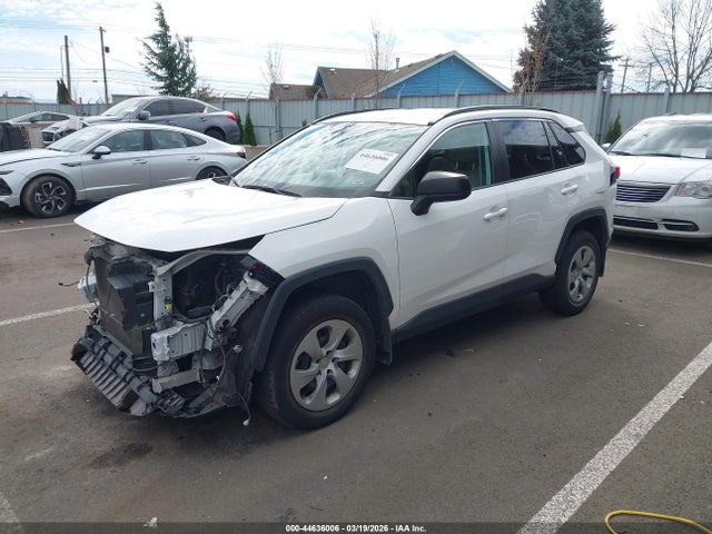 Toyota RAV4 LE 2019 2T3F1RFV8KC011777 Image 2