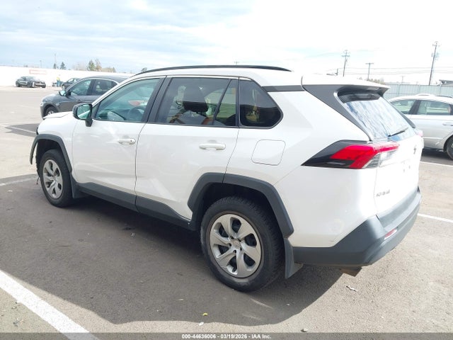 Toyota RAV4 LE 2019 2T3F1RFV8KC011777 Image 3
