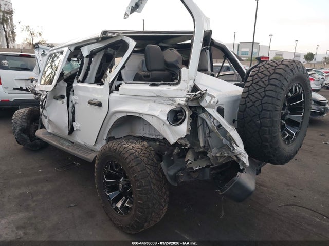 1C4HJXEN3KW617096 Jeep Wrangler Unlimited Sahara 4x4