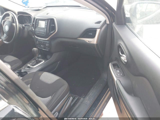 2018 Jeep Cherokee Latitude 4x4 მანქანა იყიდება აუქციონზე, vin: 1C4PJMCB6JD572359, აუქციონის ნომერი: 44636016