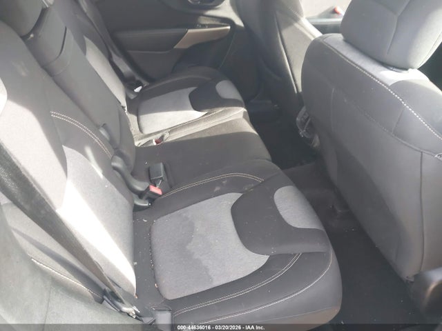 2018 Jeep Cherokee Latitude 4x4 მანქანა იყიდება აუქციონზე, vin: 1C4PJMCB6JD572359, აუქციონის ნომერი: 44636016