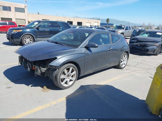 Hyundai Veloster 2.0 Premium 2019 KMHTG6AF2KU015105 Image 2