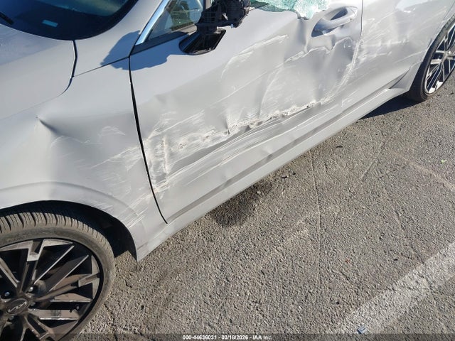 KNAG44J87T5403119 KIA K5 Gt