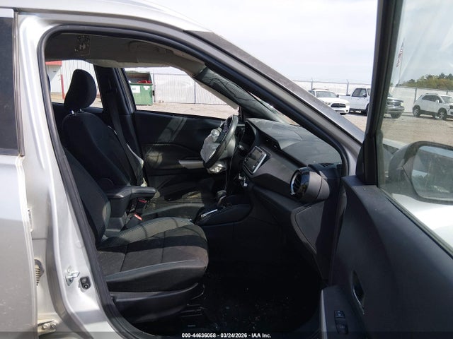 2019 NISSAN KICKS 3N1CP5CU8KL569062 Photo 4