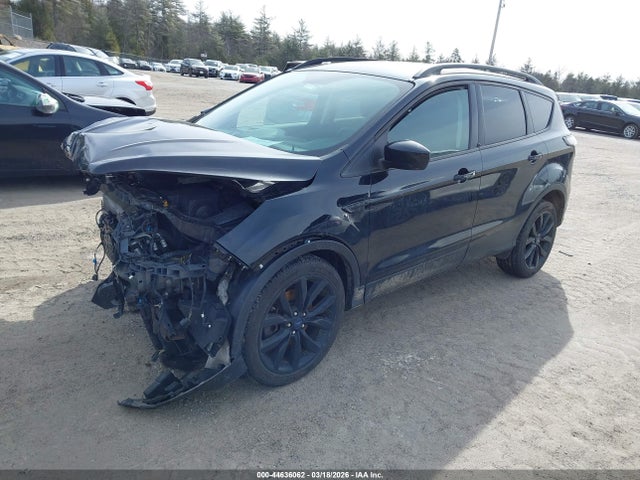 Ford ESCAPE SE 2018 1FMCU9GD3JUB58014 Image 2