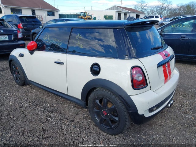 2009 MINI COOPER S WMWMF73569TV39652 Photo 2