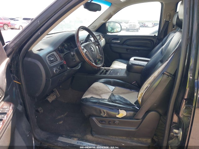 Продажа на аукционе авто 2011 Gmc Yukon Xl 1500 Denali, vin: 1GKS2MEF6BR331742, номер лота: 44636114