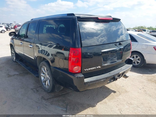 2011 GMC YUKON XL 1500 1GKS2MEF6BR331742 Photo 2