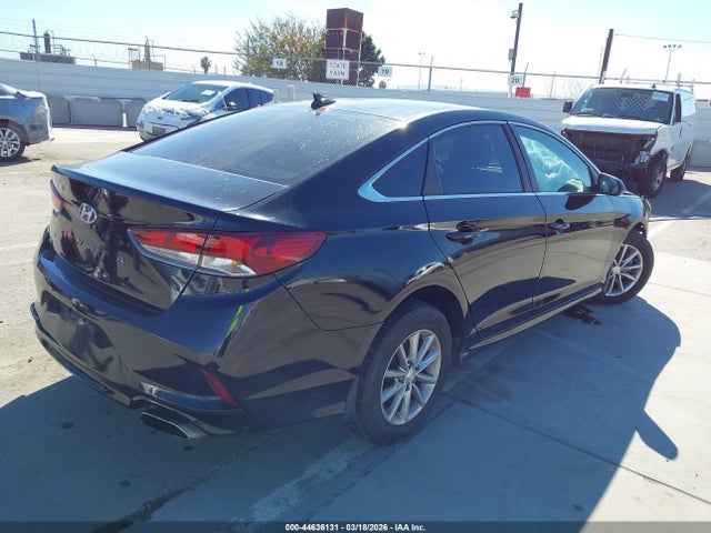 2018 HYUNDAI SONATA 5NPE24AF0JH674213 Photo 3