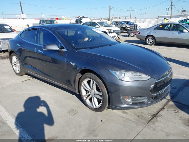 2014 TESLA MODEL S 5YJSA1H15EFP55520