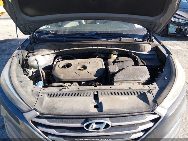 KM8J23A41JU682717 Hyundai TUCSON SE