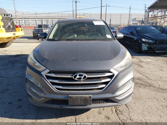 KM8J23A41JU682717 Hyundai TUCSON SE