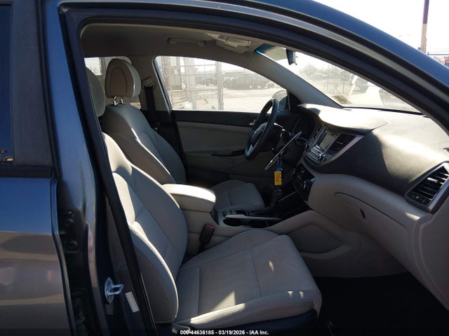 KM8J23A41JU682717 Hyundai TUCSON SE