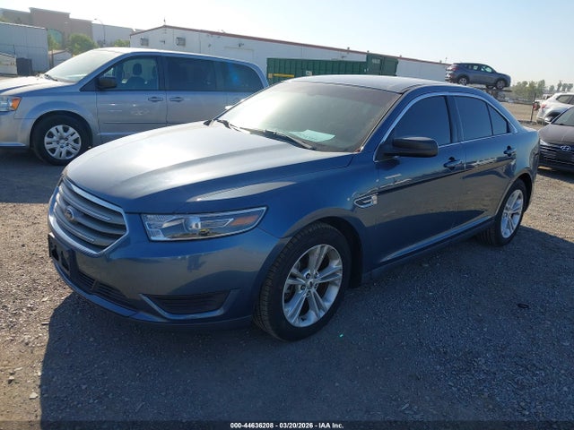 Ford TAURUS SE 2018 1FAHP2D83JG135935 Image 2