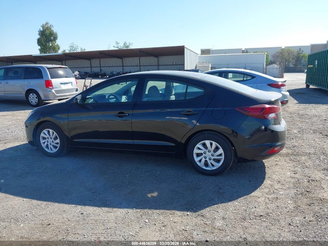 Hyundai ELANTRA SE 2019 5NPD74LF9KH438090 Image 17