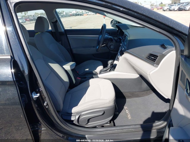 Hyundai ELANTRA SE 2019 5NPD74LF9KH438090 Image 5