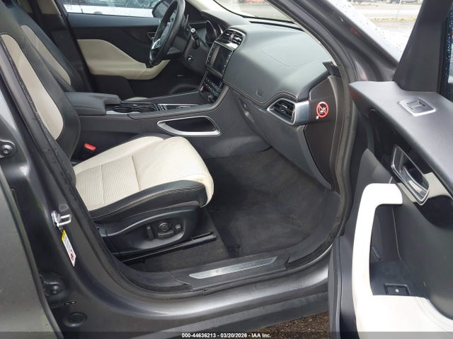 2017 JAGUAR F-PACE SADCL2BV3HA091302 Photo 4