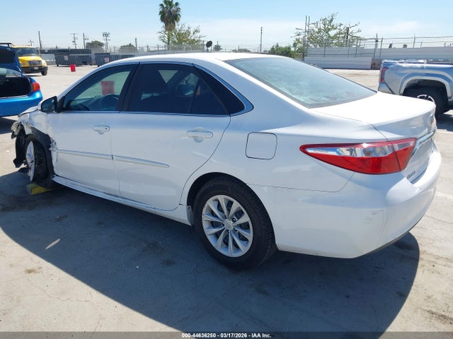 Toyota CAMRY LE 2015 4T4BF1FK0FR500734 Image 3