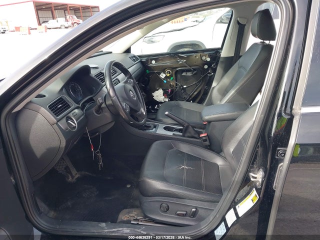 2015 Volkswagen Passat 2.0l Tdi Se მანქანა იყიდება აუქციონზე, vin: 1VWBV7A30FC052471, აუქციონის ნომერი: 44636291