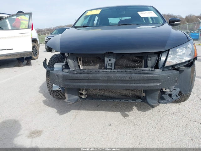 2015 Volkswagen Passat 2.0l Tdi Se მანქანა იყიდება აუქციონზე, vin: 1VWBV7A30FC052471, აუქციონის ნომერი: 44636291