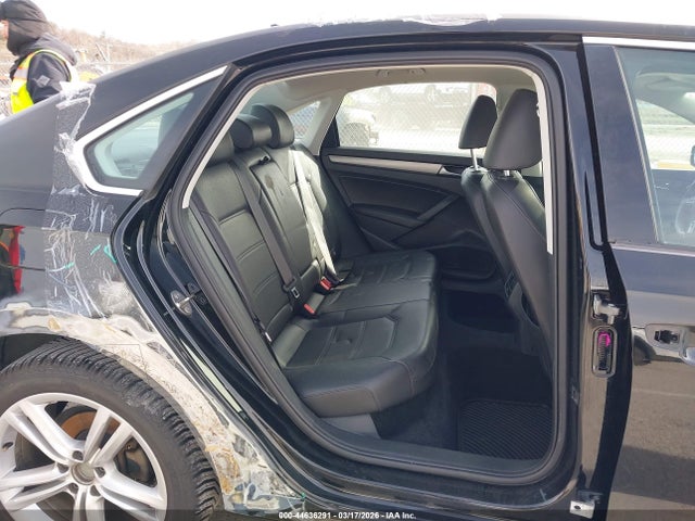 2015 Volkswagen Passat 2.0l Tdi Se მანქანა იყიდება აუქციონზე, vin: 1VWBV7A30FC052471, აუქციონის ნომერი: 44636291