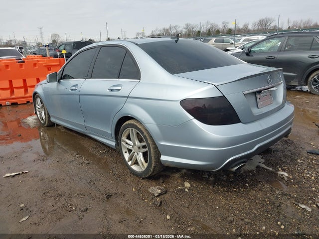 2013 Mercedes-benz C 300 Sport 4matic მანქანა იყიდება აუქციონზე, vin: WDDGF8AB8DR273609, აუქციონის ნომერი: 44636301
