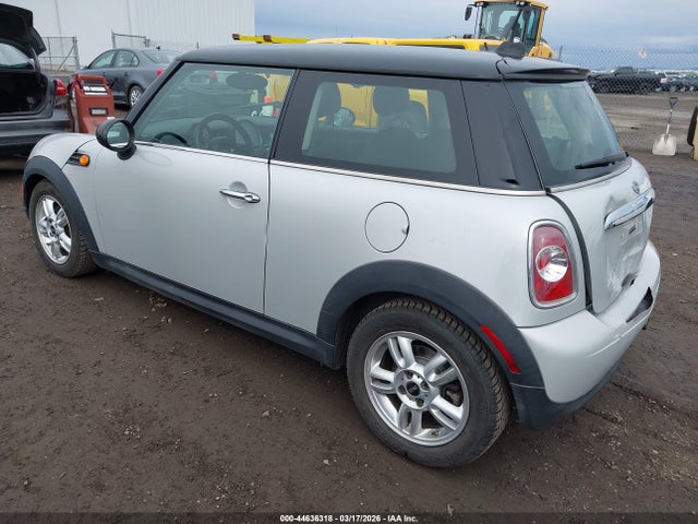 2012 MINI COOPER WMWSU3C59CT261567 Photo 2