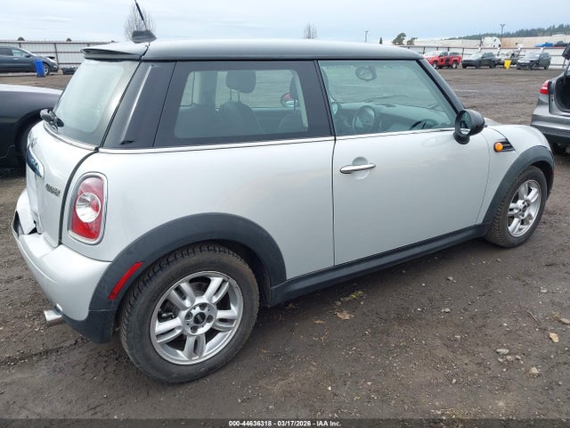 2012 MINI COOPER WMWSU3C59CT261567 Photo 3