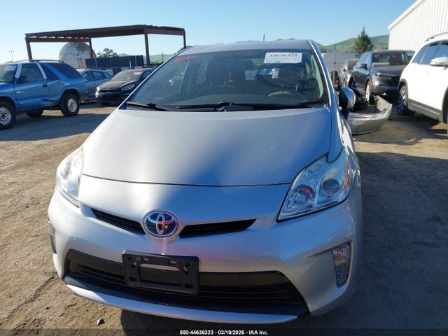 Toyota Prius Two 2015 JTDKN3DU5F0433380 Image 13