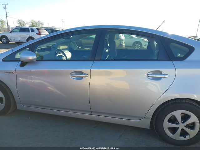 Toyota Prius Two 2015 JTDKN3DU5F0433380 Image 15