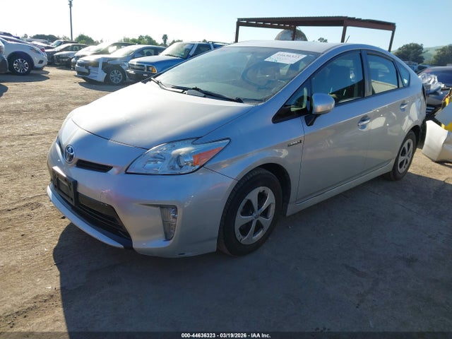 Toyota Prius Two 2015 JTDKN3DU5F0433380 Image 2