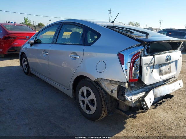 Toyota Prius Two 2015 JTDKN3DU5F0433380 Image 3