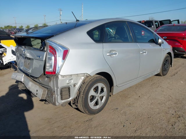 Toyota Prius Two 2015 JTDKN3DU5F0433380 Image 4
