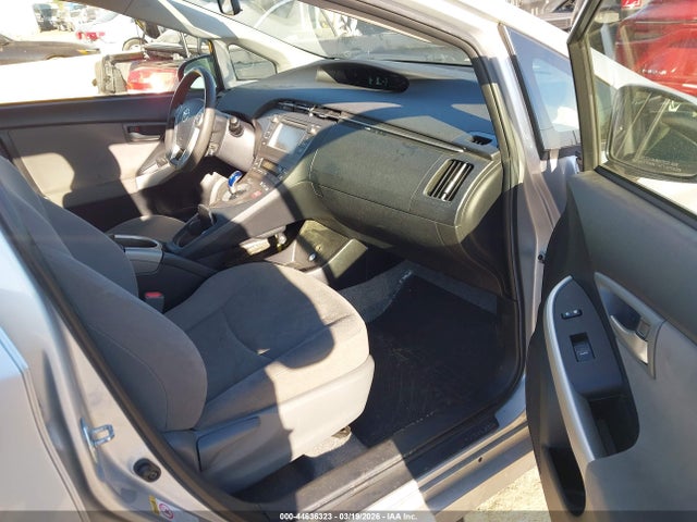 Toyota Prius Two 2015 JTDKN3DU5F0433380 Image 5