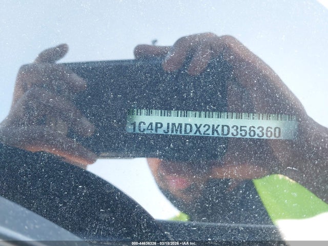 1C4PJMDX2KD356360 Jeep Cherokee Limited 4x4