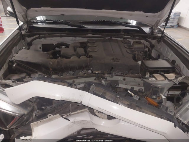 2015 TOYOTA 4RUNNER JTEBU5JR6F5209841 Photo 9