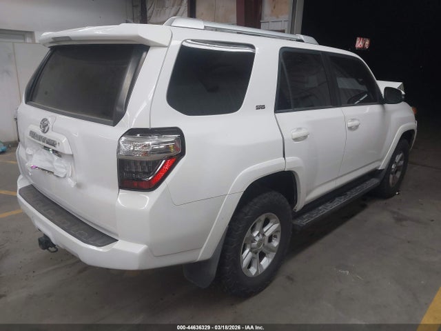 2015 TOYOTA 4RUNNER JTEBU5JR6F5209841 Photo 3