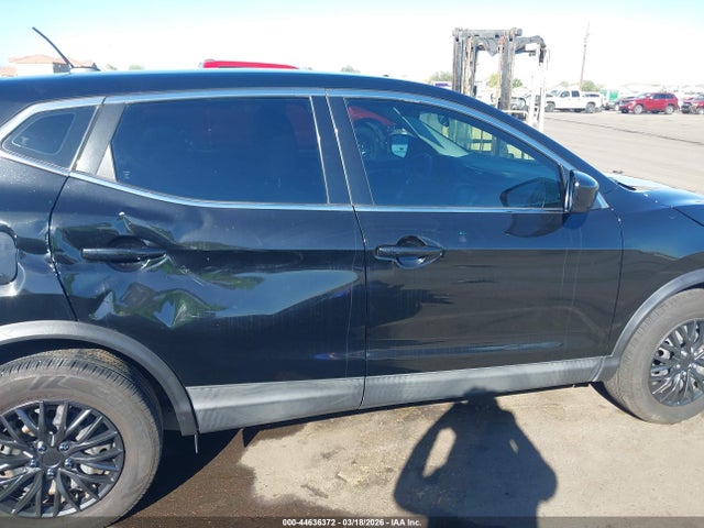 JN1BJ1CP9KW528191 Nissan Rogue Sport S