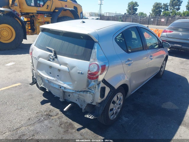 JTDKDTB33E1572817 Toyota Prius C Two