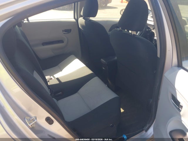 JTDKDTB33E1572817 Toyota Prius C Two