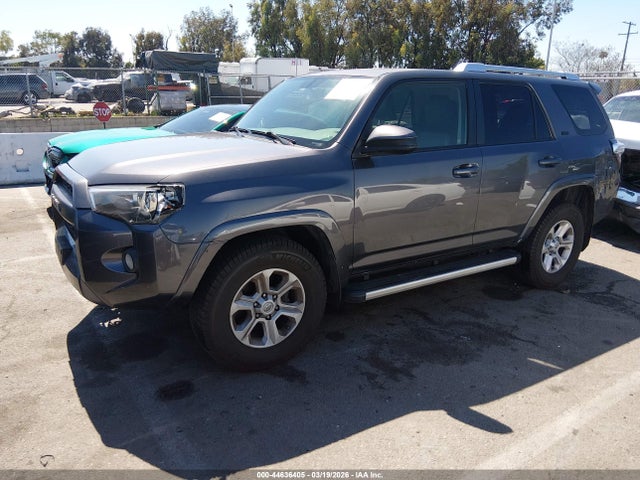 Toyota 4RUNNER SR5 2014 JTEZU5JR7E5071322 Image 2