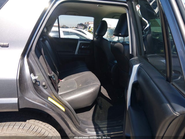 Toyota 4RUNNER SR5 2014 JTEZU5JR7E5071322 Image 8